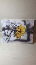 Load and play video in Gallery viewer, Black and White Yellow Sunflower Wall Art Framed Canvas
